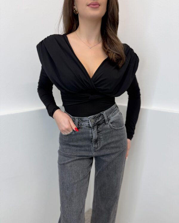 Juoda palaidinė IVI