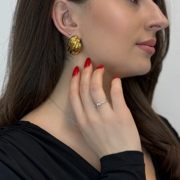 Vintage masyvus kriaukles formos auskarai Gold