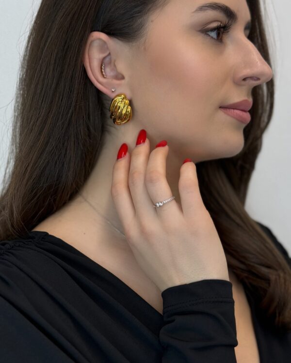 Vintage masyvus kriaukles formos auskarai Gold