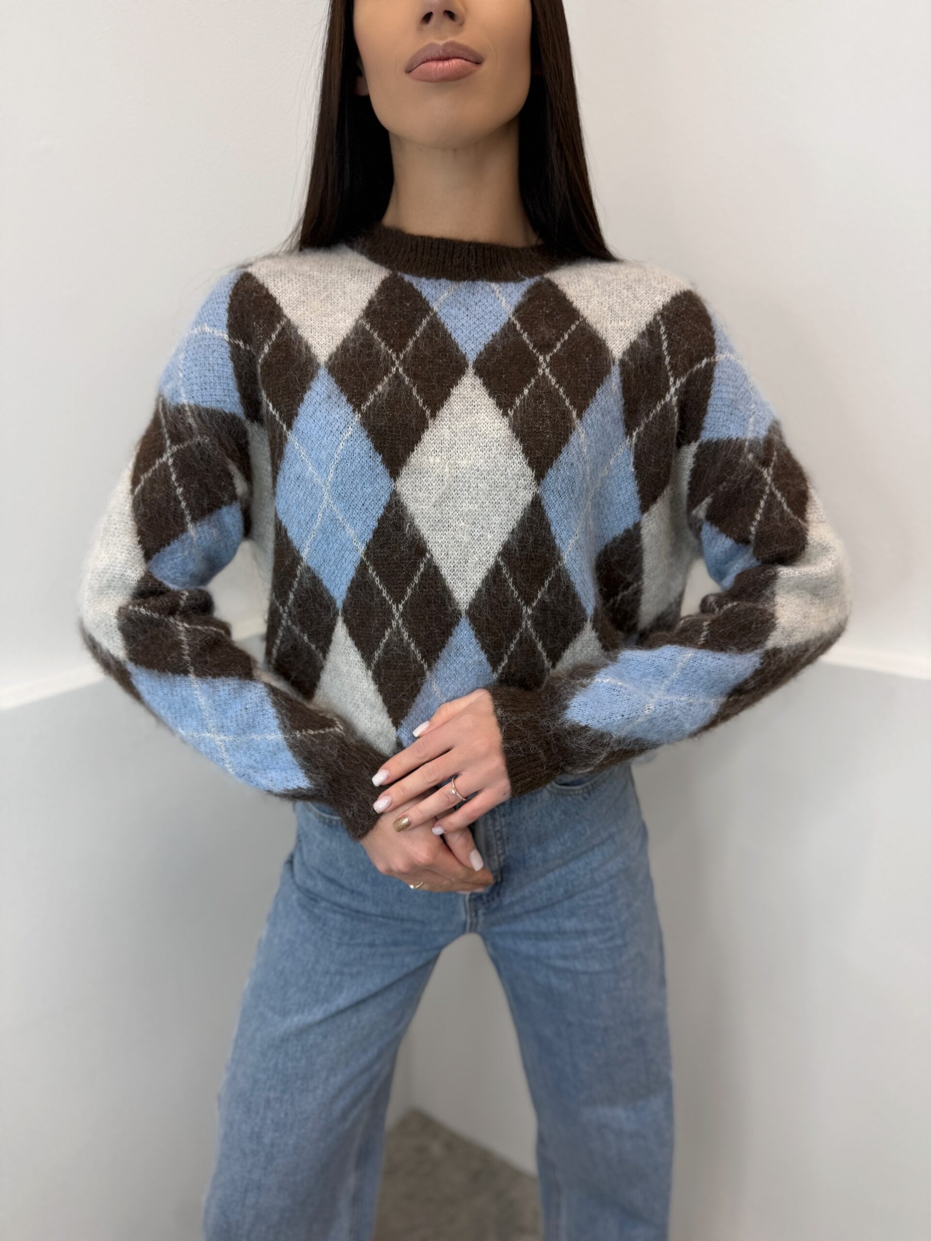 Megztinis su rombais mėlynais
