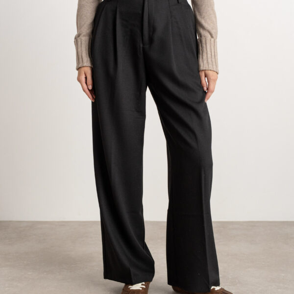 Klasikinės juodos kelnės su diržu