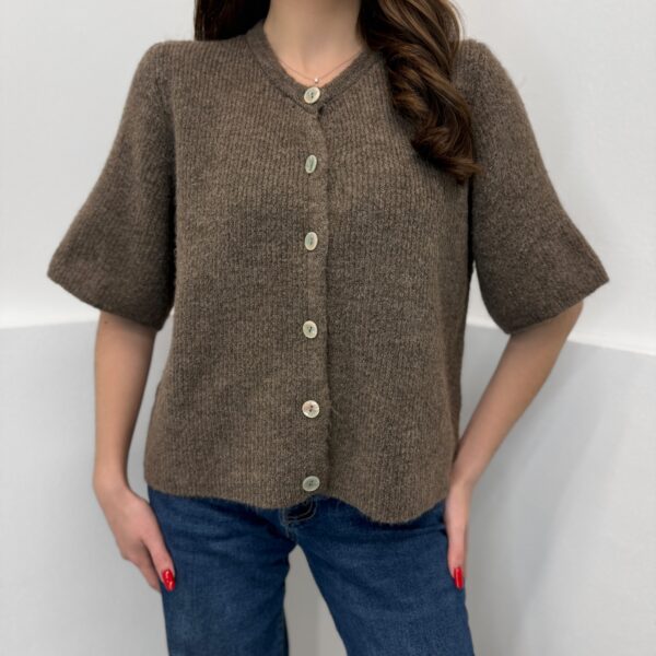 Susagstomas megztinis trumpomis rankovėmis Taupe