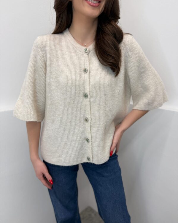 Susagstomas megztinis trumpomis rankovėmis Beige