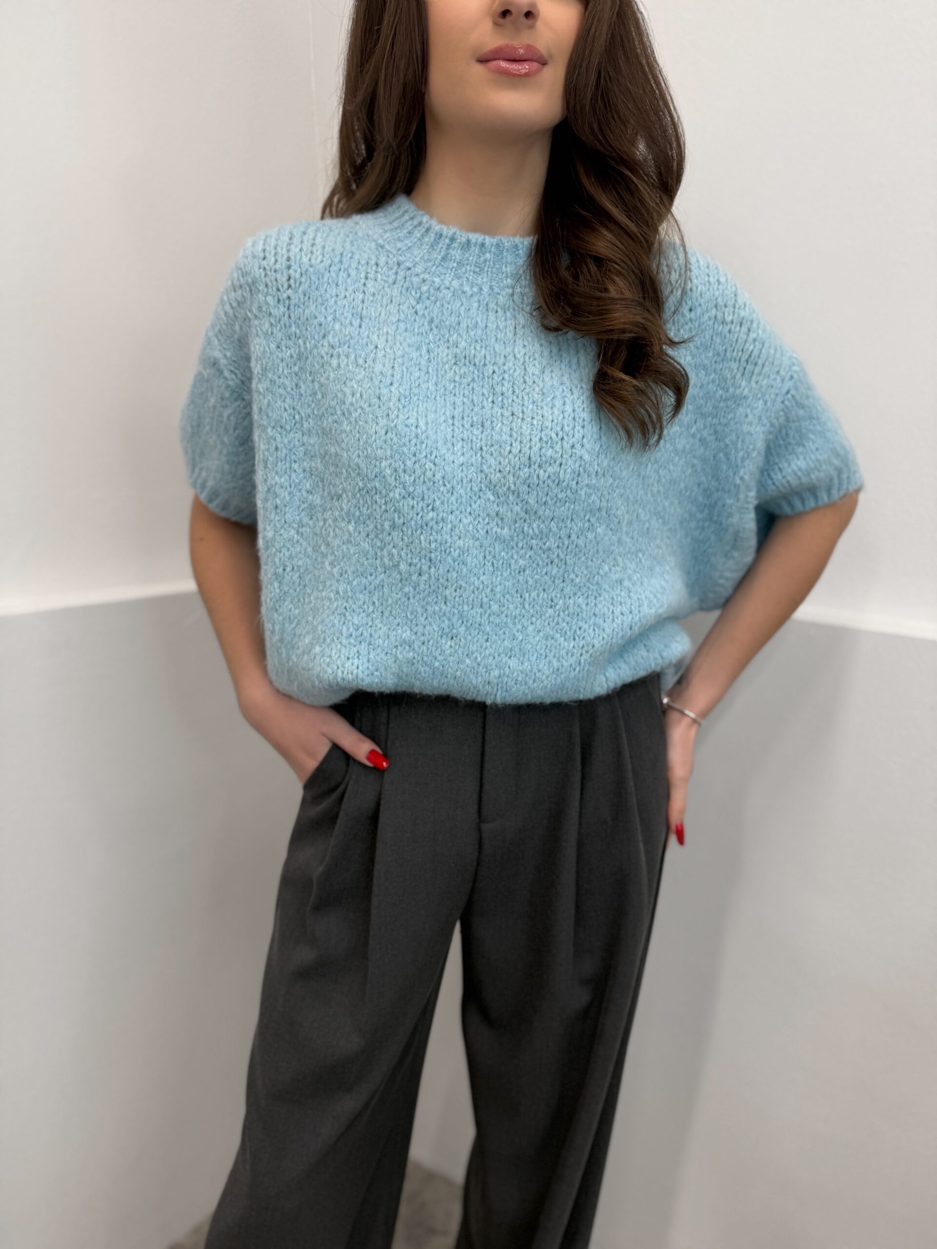 Megztinis trumpomis rankovėmis Blue