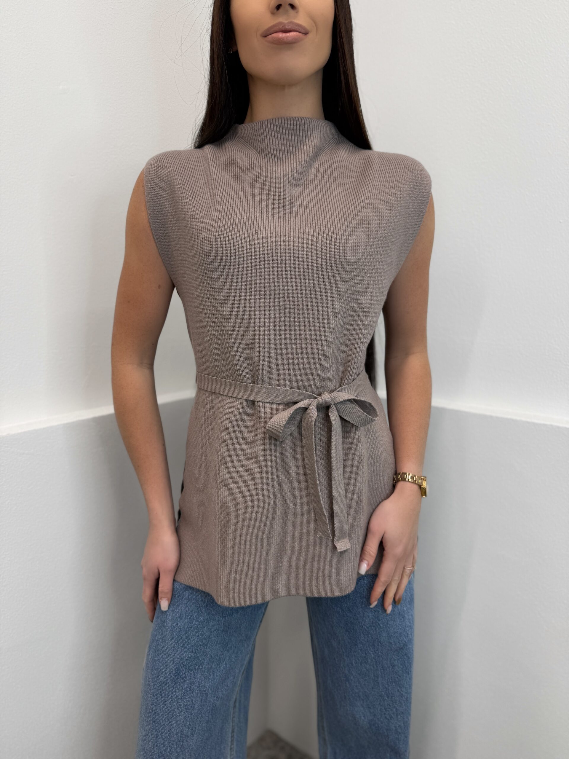 Prailginta liemenė Taupė