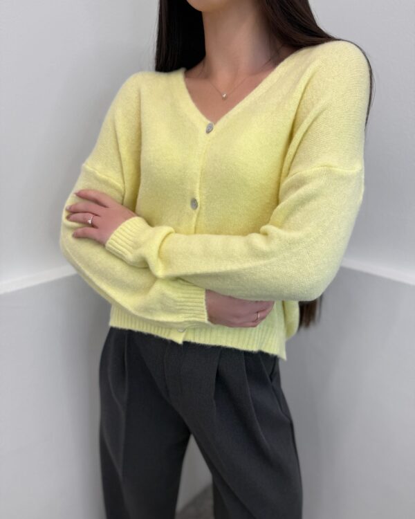 Susagstomas megztinis su vilna ir alpaka Yellow