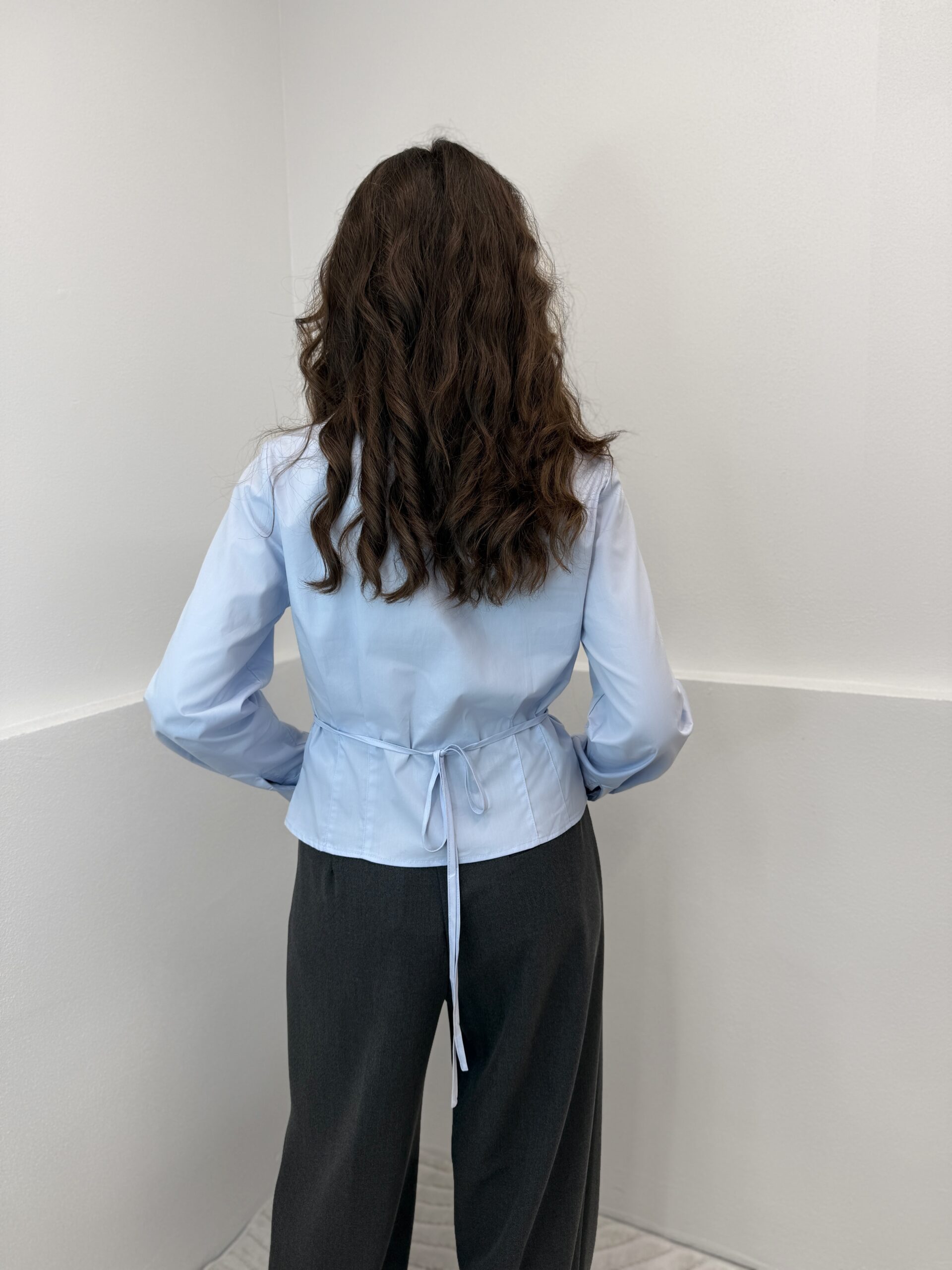 Mėlyni įliemenuoti marškiniai - Image 2