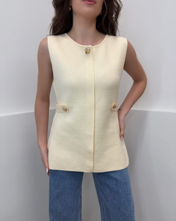 Beige liemenė su auksinėmis detalėmis