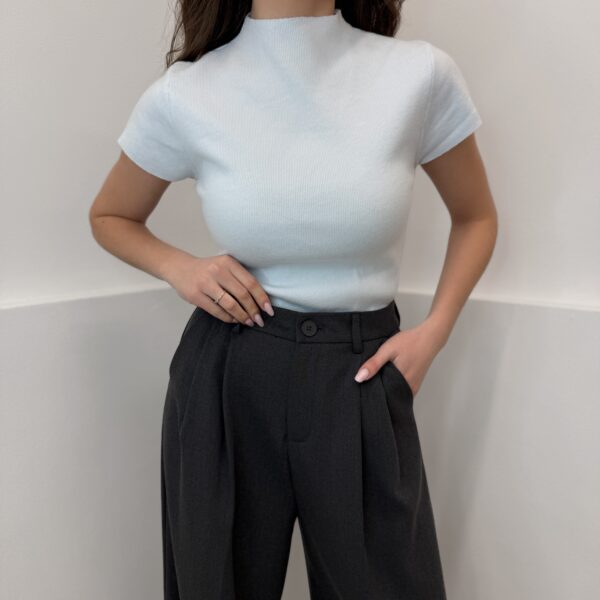 Megztinis be rankovių Sky Blue