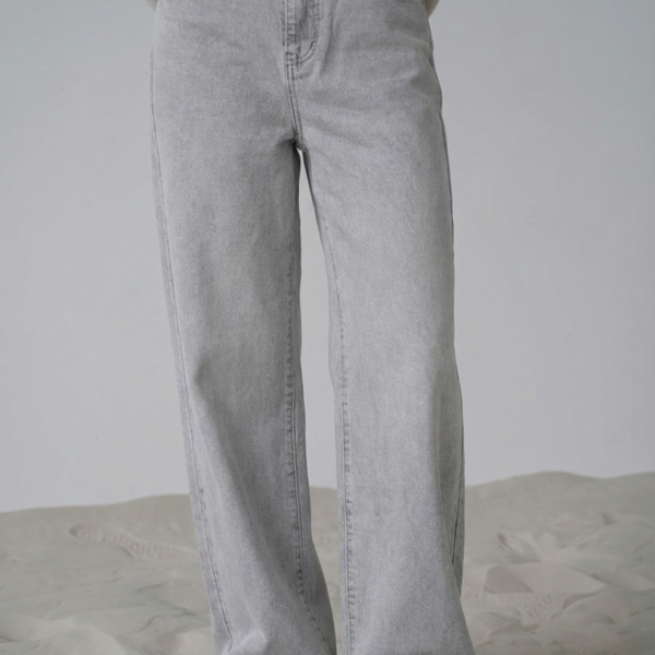 Šviesiai pilki tamprūs džinsai aukštas liemuo Dad fit