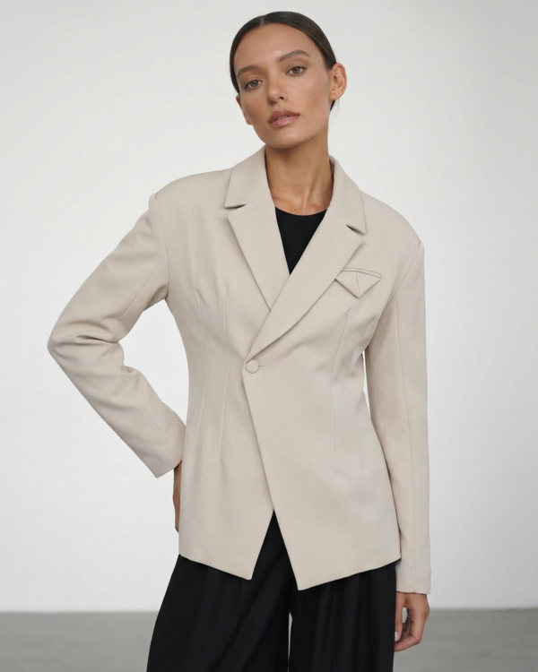 Įliemenuotas Beige švarkas