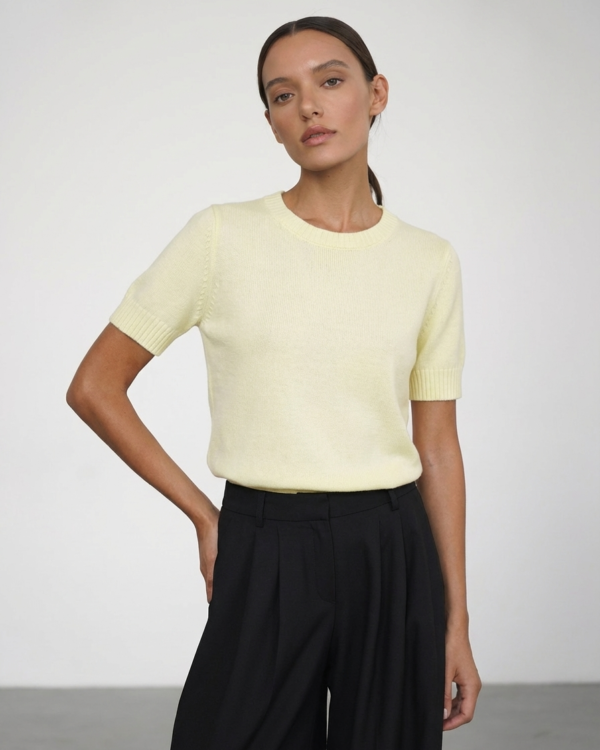 Trumpomis rankovėmis bazinis megztinis Beige