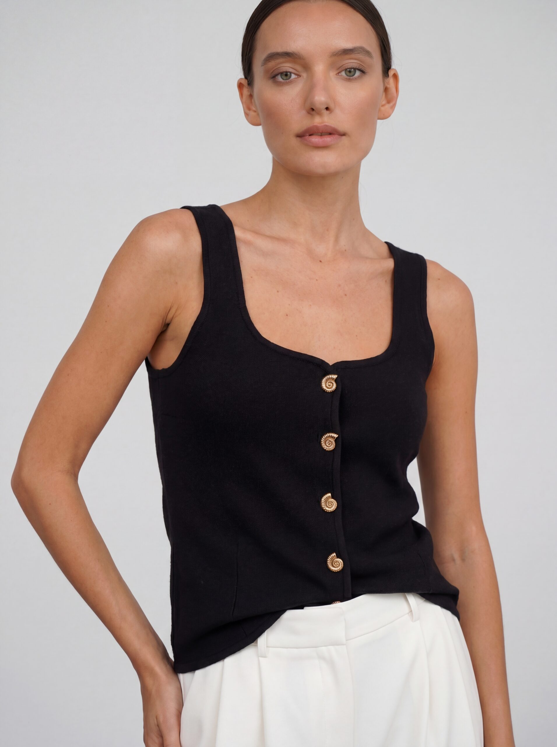 Juoda liemenė Mira - Image 3
